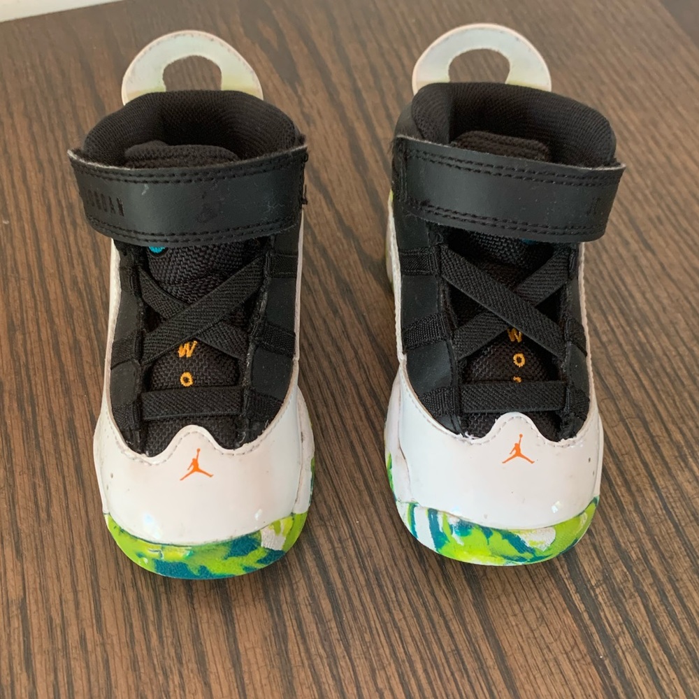 Toddler air Jordan’s multicolor